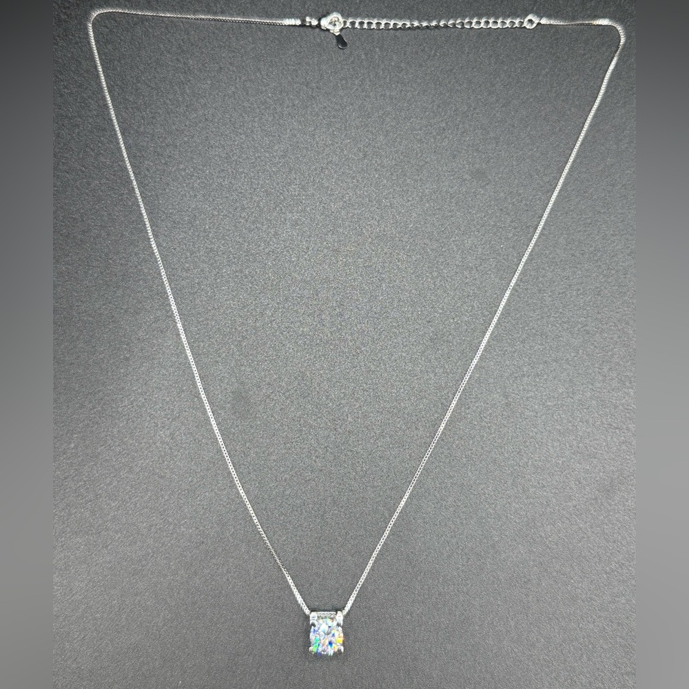 Elegant Sterling Silver Moissanite Pendant Necklace - Picture 2 of 11